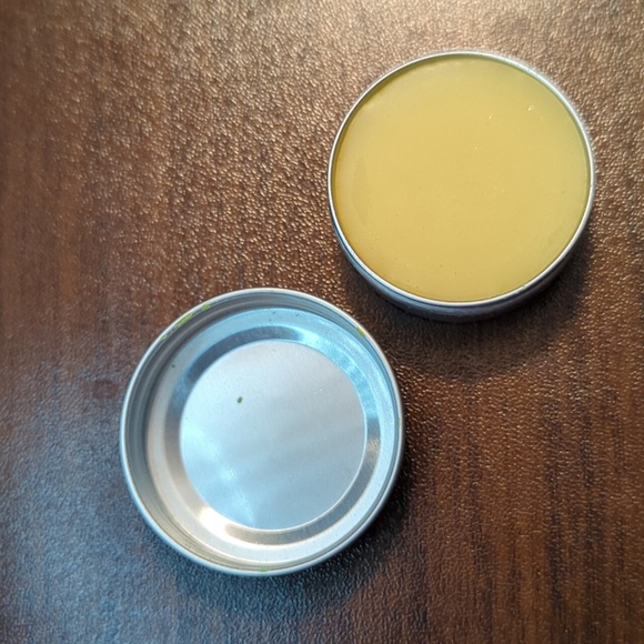 Lush Handmade Cosmetics Kitchen Go Green solid perfume - Picture 3 of 3